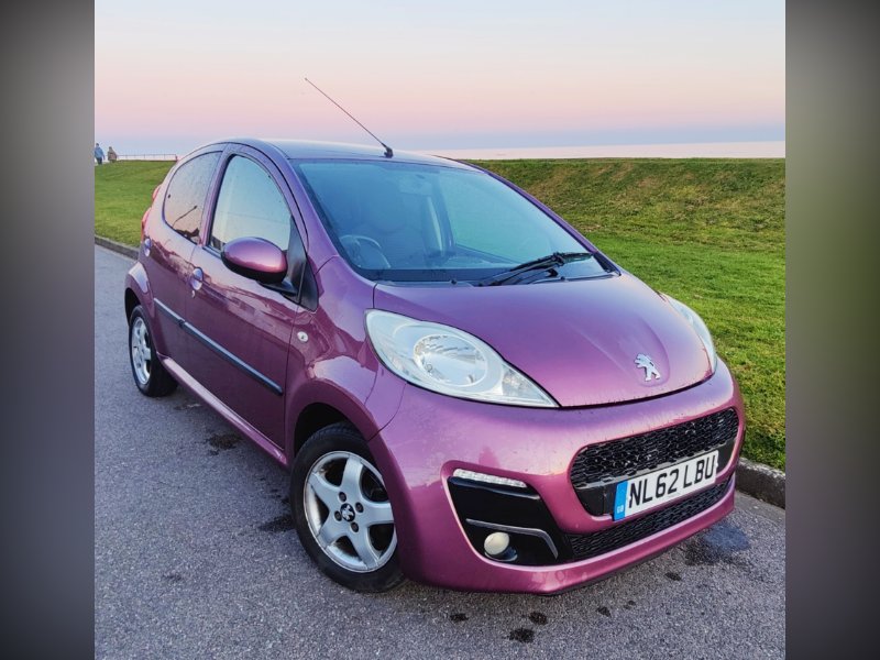 2012 107 1.0 12V ALLURE HATCHBACK 5DR PETROL MANUAL EURO 5 68 PS 2,795... photo